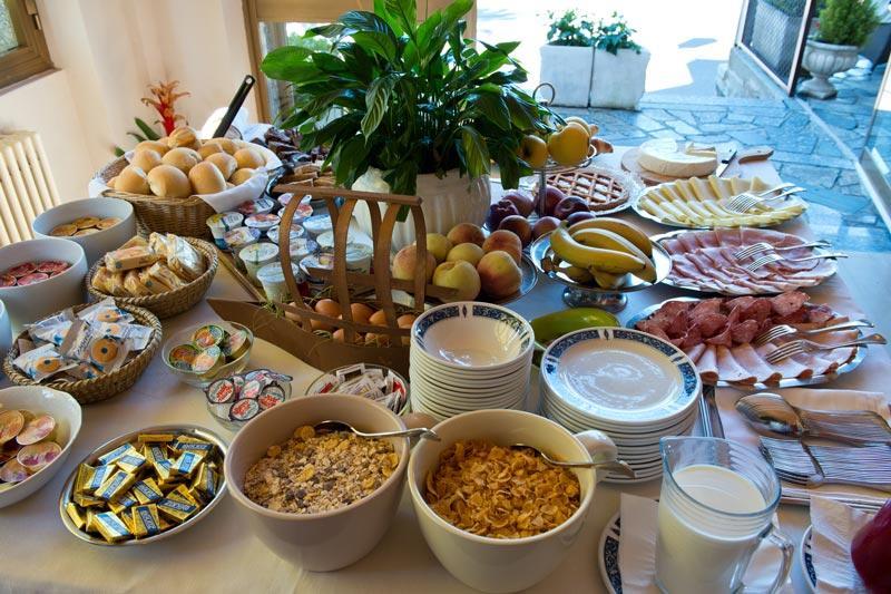 Hotel Europa Porlezza Bagian luar foto