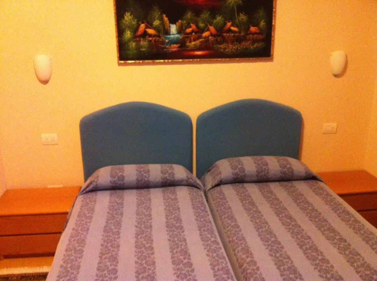 Hotel Europa Porlezza Ruang foto